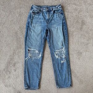 AEO American Eagle Outfitters AE Strigid Ripped Mom Jeans 8 Short